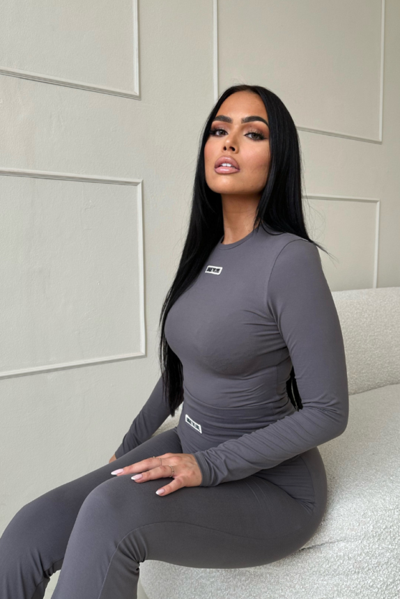 UNIQUE THE LABEL NENA LONG SLEEVE IRON